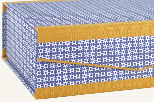 blaue Schachtel "Basti",gelb, Kiste mit Deckel, Handarbeit